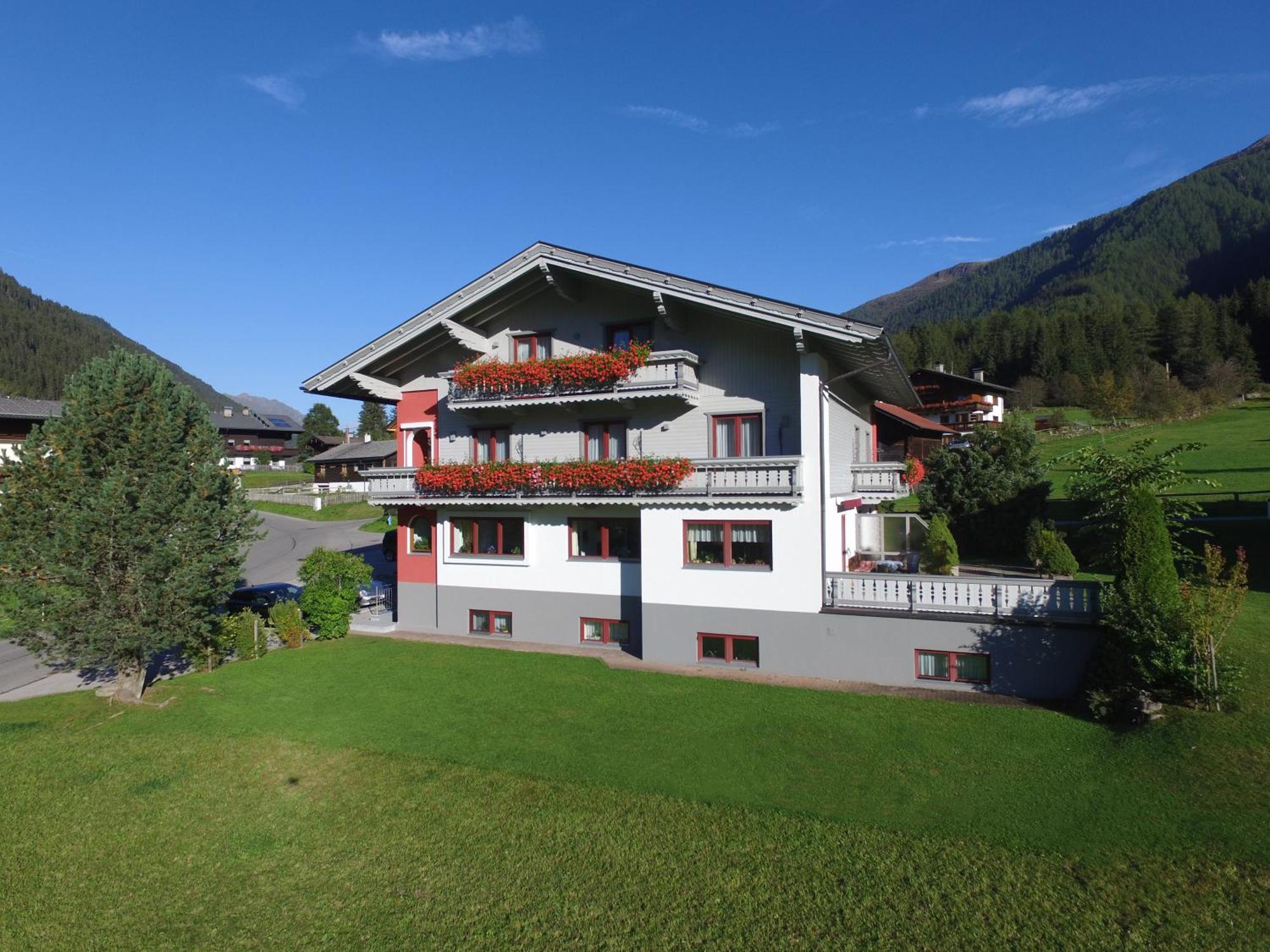 Hotel Garni Burger Sankt Jakob in Defereggen Exteriér fotografie
